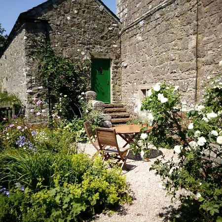 Bed and Breakfast Johnby Hall 4*